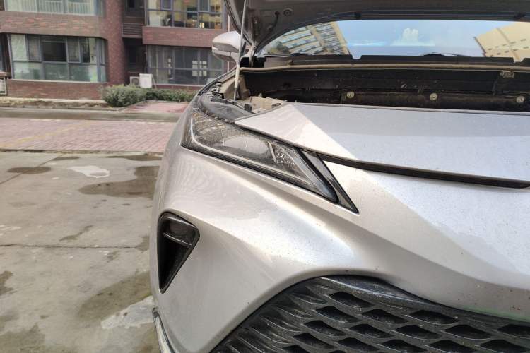 Used Toyota Venza 2022 2.0L CVT Two-Wheel Drive Luxury Edition Right Front Headlight