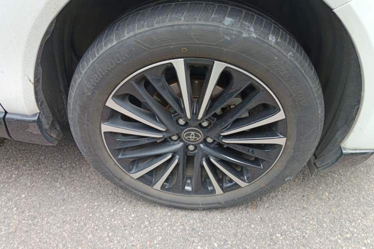 Used Toyota Venza 2022 2.0L CVT Four-Wheel Drive Supreme Edition Right Front Wheel Hub