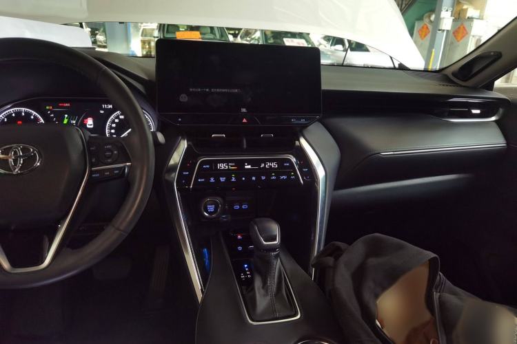 Used Toyota Venza 2022 2.0L CVT Two-Wheel Drive Prestige Edition Audio And AC Panel