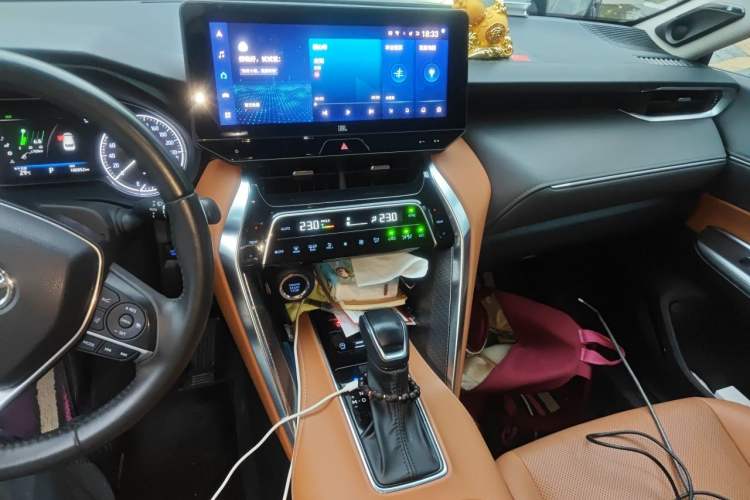 Used Toyota Venza 2022 2.0L CVT Two-Wheel Drive Prestige Edition Audio And AC Panel
