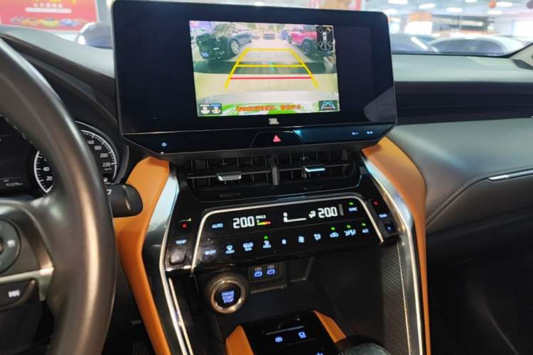 Used Toyota Venza 2022 2.0L CVT Two-Wheel Drive Prestige Edition Audio And AC Panel