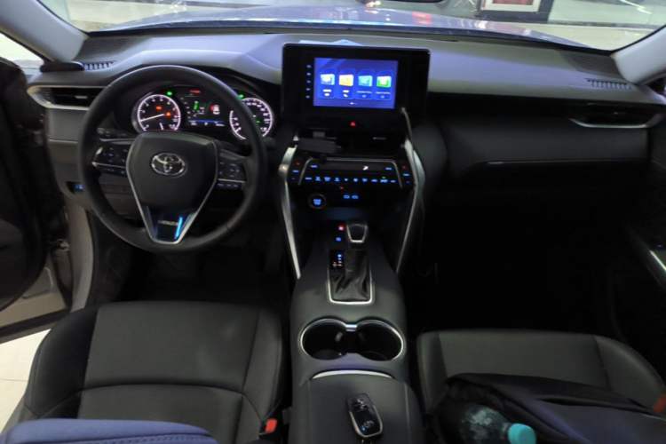 Used Toyota Venza 2022 2.0L CVT Two-Wheel Drive Luxury Edition Center Console
