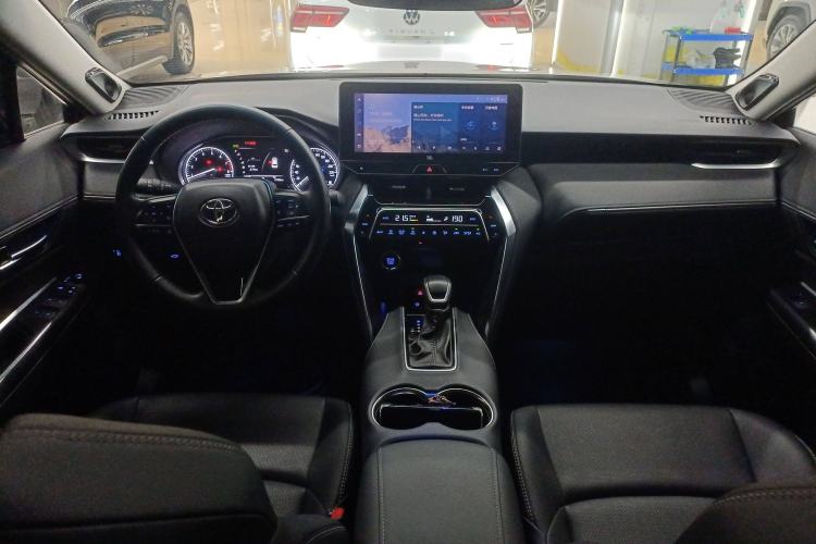 Used Toyota Venza 2022 2.0L CVT Two-Wheel Drive Prestige Edition Center Console