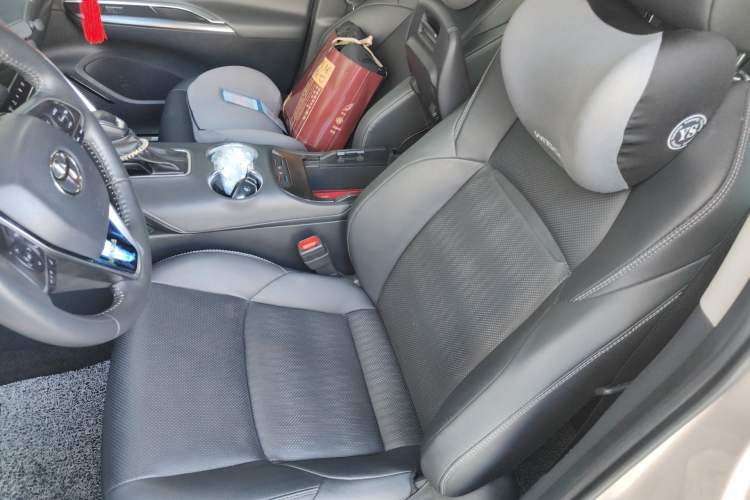 Used Toyota Venza 2022 2.0L CVT Two-Wheel Drive Prestige Edition Driver Seat