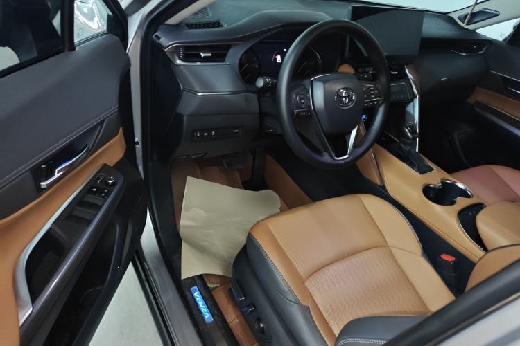 Used Toyota Venza 2022 2.0L CVT Two-Wheel Drive Prestige Edition Driver Seat