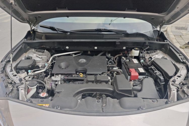 Used Toyota Venza 2022 2.0L CVT Two-Wheel Drive Prestige Edition Engine Bay