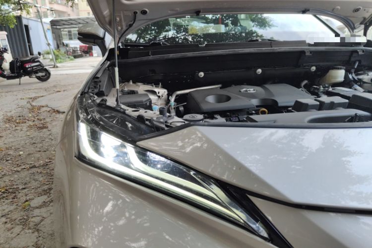 Used Toyota Venza 2022 2.0L CVT Two-Wheel Drive Prestige Edition Engine Bay Right