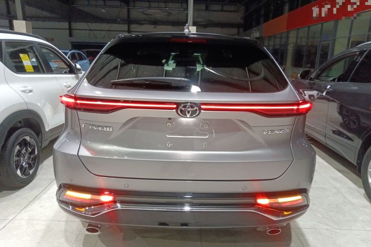 Used Toyota Venza 2022 2.0L CVT Two-Wheel Drive Prestige Edition Exterior 4