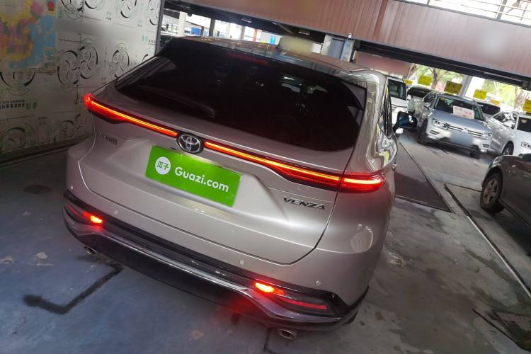Used Toyota Venza 2022 2.0L CVT Two-Wheel Drive Prestige Edition Exterior 5