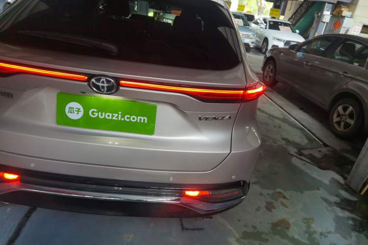 Used Toyota Venza 2022 2.0L CVT Two-Wheel Drive Prestige Edition Exterior 6