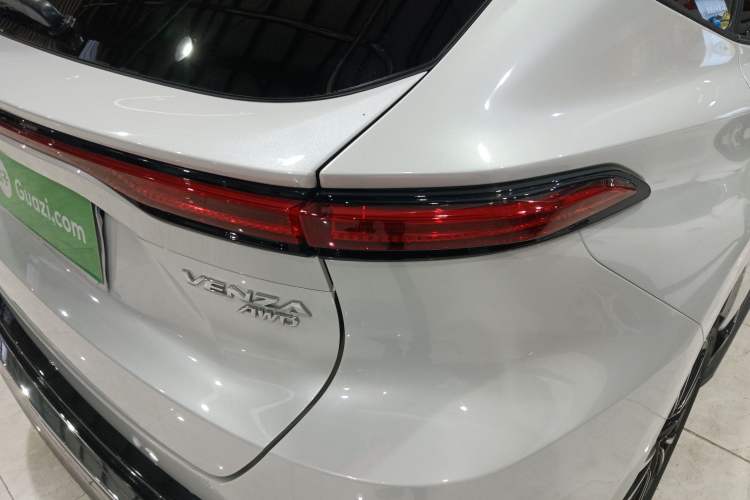 Used Toyota Venza 2022 2.0L CVT Two-Wheel Drive Prestige Edition Exterior 6