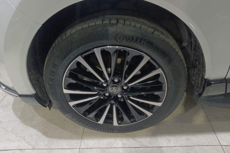 Used Toyota Venza 2022 2.0L CVT Two-Wheel Drive Prestige Edition Exterior 7
