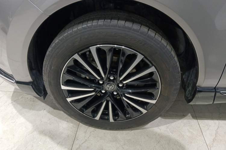 Used Toyota Venza 2022 2.0L CVT Two-Wheel Drive Prestige Edition Exterior 7