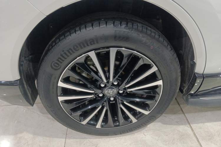 Used Toyota Venza 2022 2.0L CVT Two-Wheel Drive Prestige Edition Exterior 8