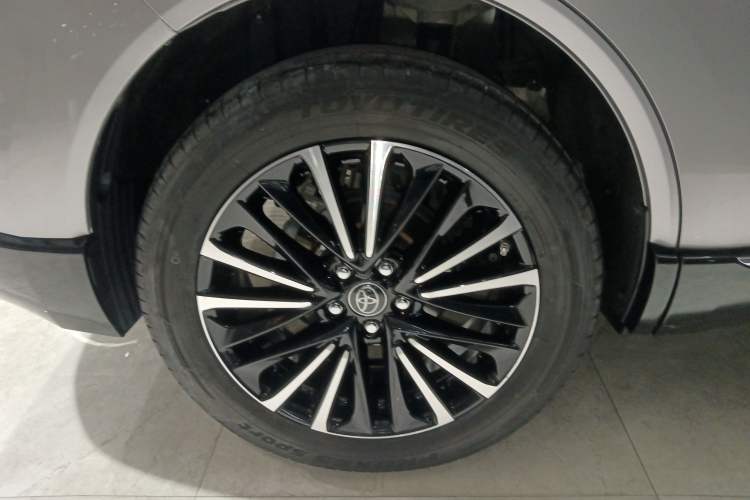 Used Toyota Venza 2022 2.0L CVT Two-Wheel Drive Prestige Edition Exterior 8