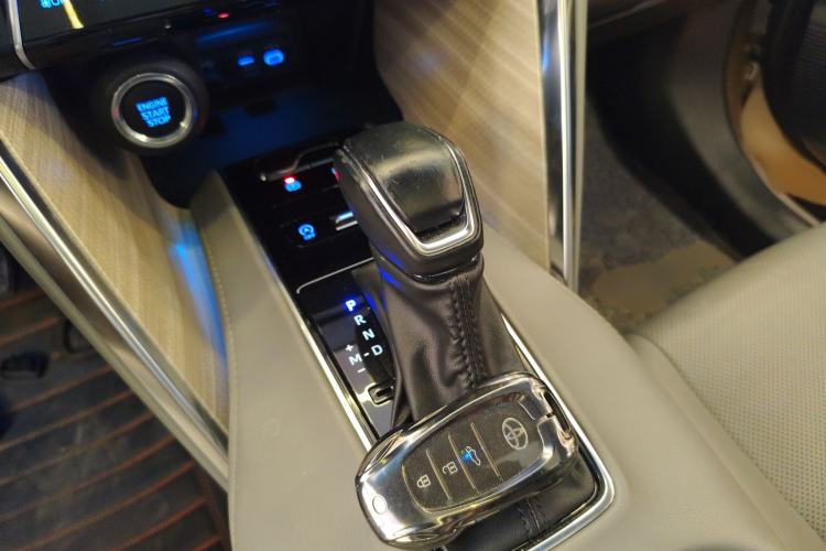 Used Toyota Venza 2022 2.0L CVT Two-Wheel Drive Prestige Edition Gear Lever