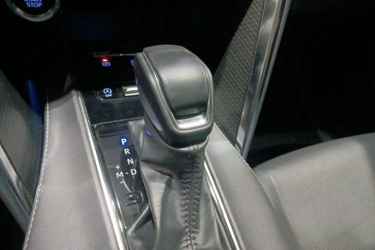 Used Toyota Venza 2022 2.0L CVT Two-Wheel Drive Prestige Edition Gear Lever