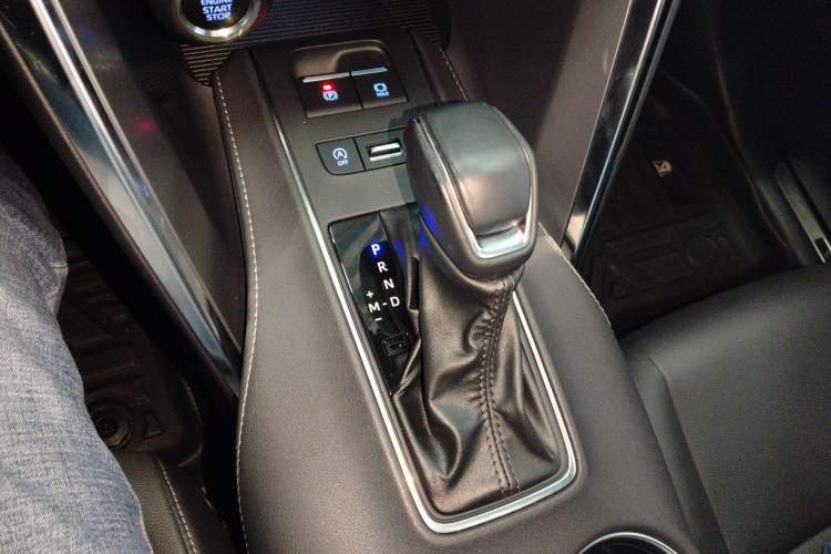 Used Toyota Venza 2022 2.0L CVT Two-Wheel Drive Luxury Edition Gear Lever
