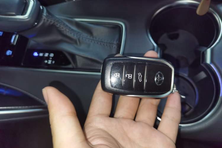 Used Toyota Venza 2022 2.0L CVT Two-Wheel Drive Prestige Edition Interior 1
