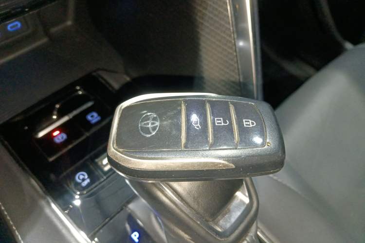 Used Toyota Venza 2022 2.0L CVT Two-Wheel Drive Prestige Edition Interior 1