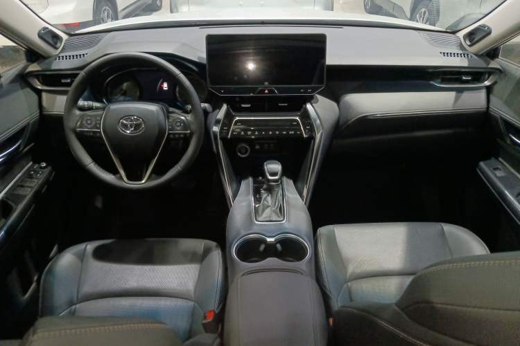 Used Toyota Venza 2022 2.0L CVT Two-Wheel Drive Prestige Edition Interior 2