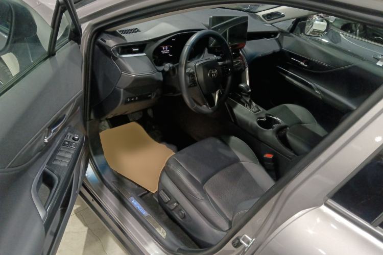 Used Toyota Venza 2022 2.0L CVT Two-Wheel Drive Prestige Edition Interior 3