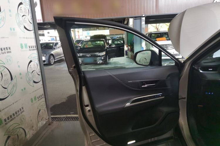 Used Toyota Venza 2022 2.0L CVT Two-Wheel Drive Prestige Edition Interior 7