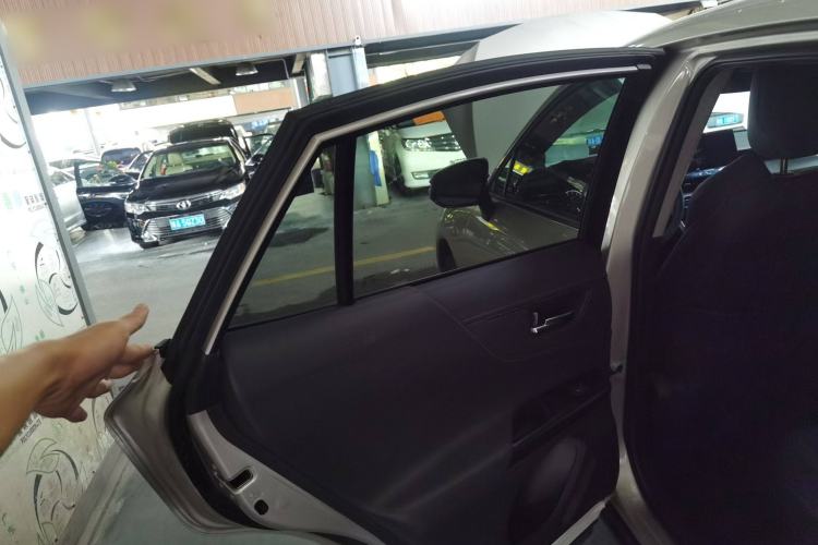 Used Toyota Venza 2022 2.0L CVT Two-Wheel Drive Prestige Edition Interior 8