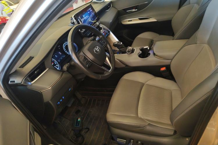 Used Toyota Venza 2022 2.0L CVT Two-Wheel Drive Prestige Edition Left Front Seat