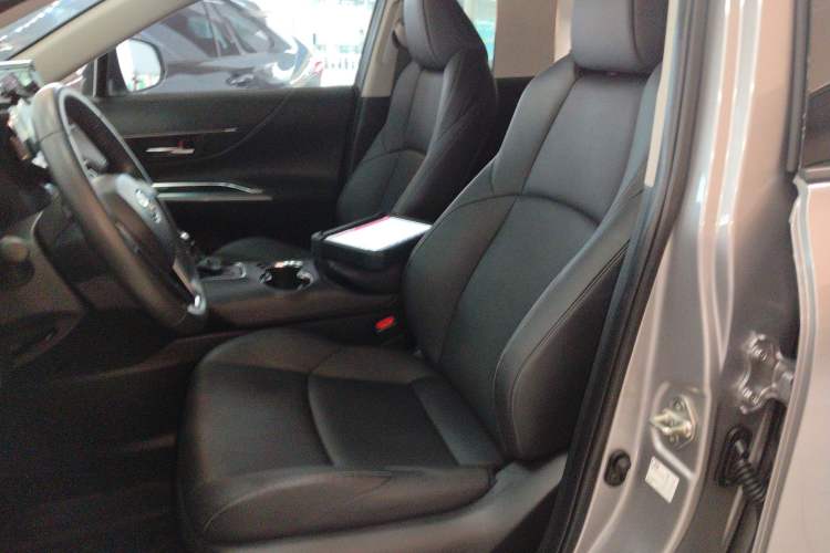 Used Toyota Venza 2022 2.0L CVT Two-Wheel Drive Luxury Edition Left Front Seat