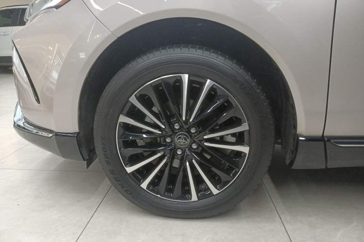 Used Toyota Venza 2022 2.0L CVT Two-Wheel Drive Prestige Edition Left Front Wheel Hub