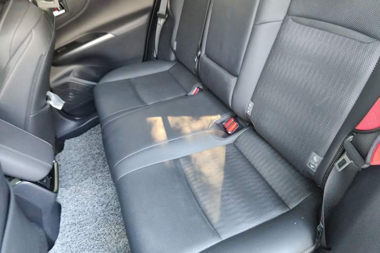 Used Toyota Venza 2022 2.0L CVT Two-Wheel Drive Prestige Edition Left Rear Seat