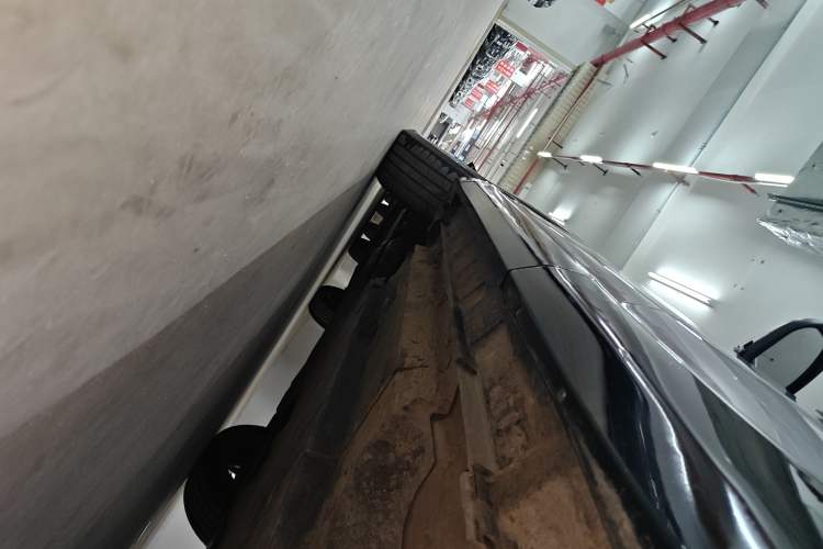 Used Toyota Venza 2022 2.0L CVT Two-Wheel Drive Prestige Edition Left Side Sill