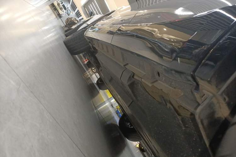 Used Toyota Venza 2022 2.0L CVT Two-Wheel Drive Prestige Edition Left Side Sill