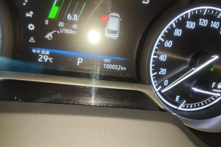 Used Toyota Venza 2022 2.0L CVT Two-Wheel Drive Prestige Edition Odometer Close Up