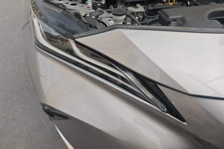 Used Toyota Venza 2022 2.0L CVT Two-Wheel Drive Prestige Edition Right Front Headlight