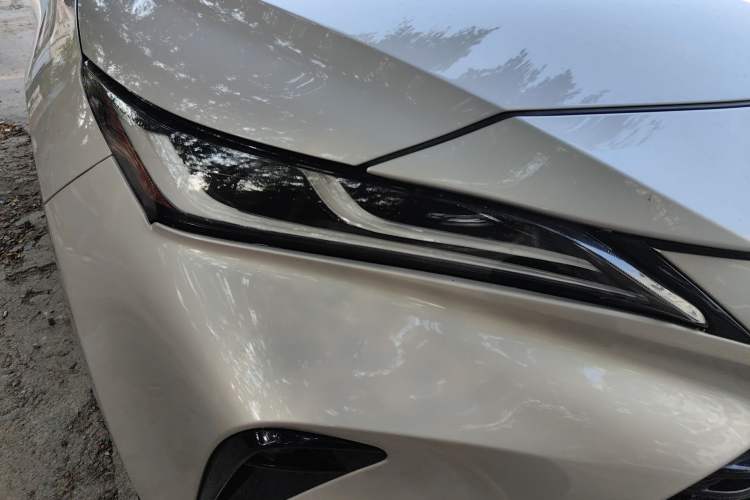 Used Toyota Venza 2022 2.0L CVT Two-Wheel Drive Prestige Edition Right Front Headlight