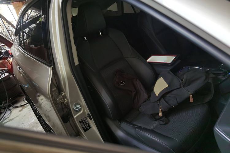 Used Toyota Venza 2022 2.0L CVT Two-Wheel Drive Prestige Edition Right Front Seat
