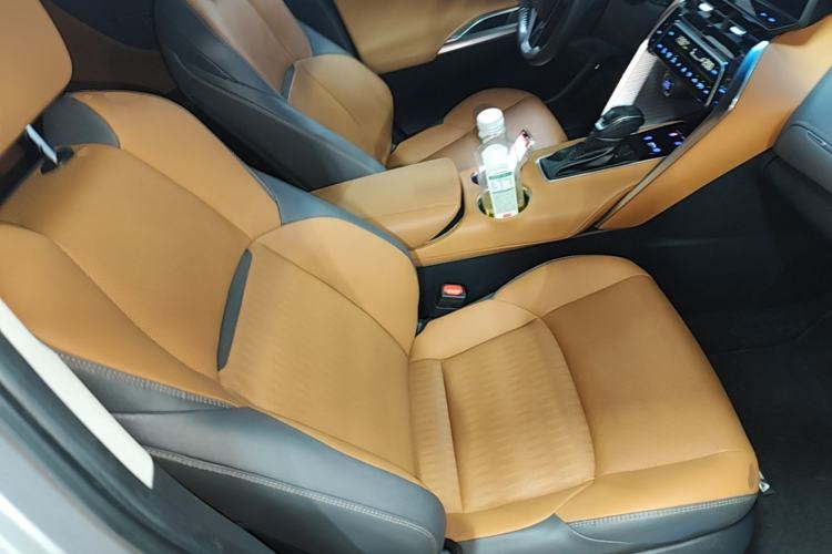Used Toyota Venza 2022 2.0L CVT Two-Wheel Drive Prestige Edition Right Front Seat