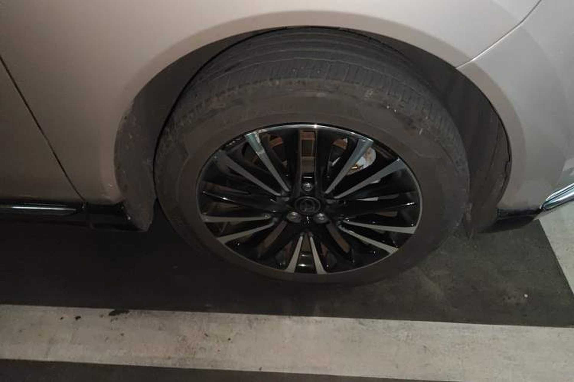 Used Toyota Venza 2022 2.0L CVT Two-Wheel Drive Prestige Edition Right Front Wheel Hub