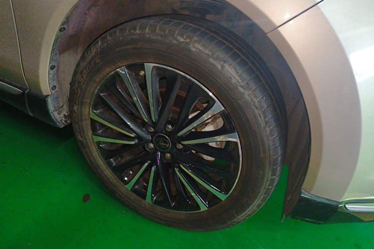 Used Toyota Venza 2022 2.0L CVT Two-Wheel Drive Prestige Edition Right Front Wheel Hub