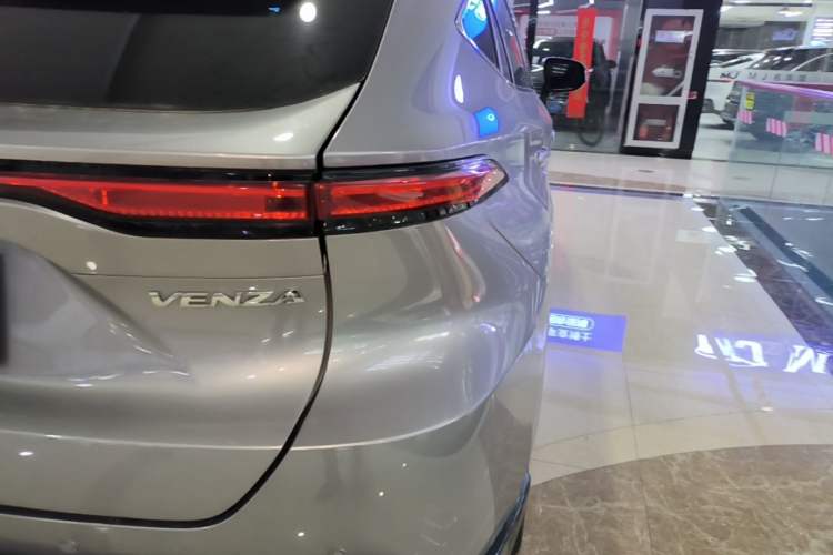 Used Toyota Venza 2022 2.0L CVT Two-Wheel Drive Luxury Edition Right Rear Taillight