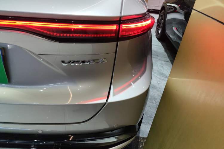 Used Toyota Venza 2022 2.0L CVT Two-Wheel Drive Prestige Edition Right Rear Taillight