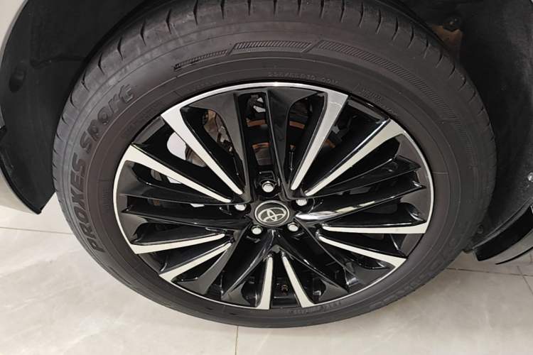 Used Toyota Venza 2022 2.0L CVT Two-Wheel Drive Prestige Edition Right Rear Wheel Hub