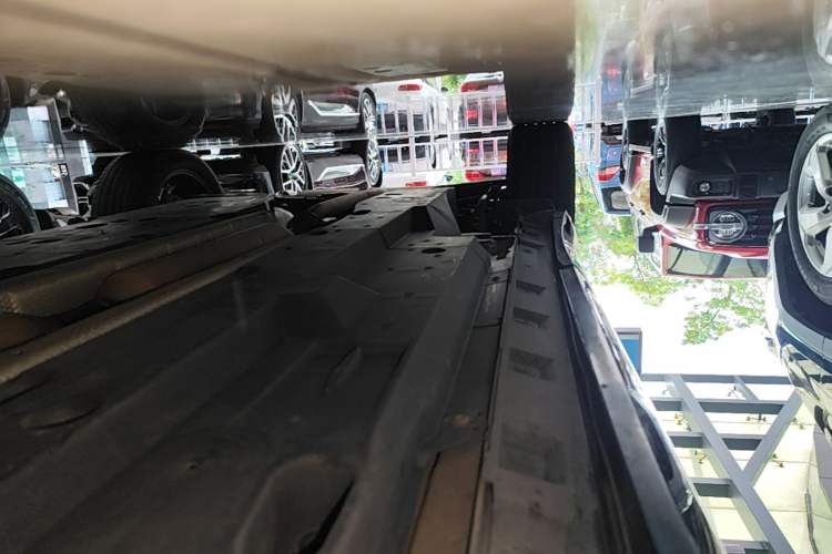 Used Toyota Venza 2022 2.0L CVT Two-Wheel Drive Prestige Edition Right Side Sill