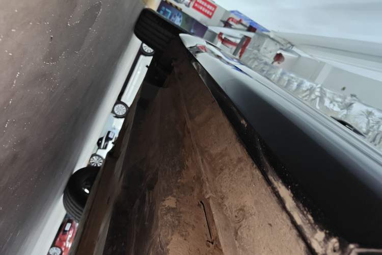 Used Toyota Venza 2022 2.0L CVT Two-Wheel Drive Prestige Edition Right Side Sill