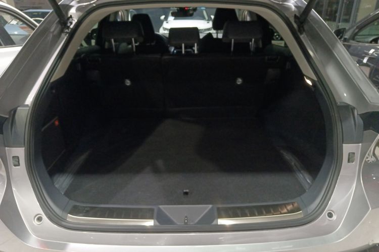 Used Toyota Venza 2022 2.0L CVT Two-Wheel Drive Prestige Edition Trunk