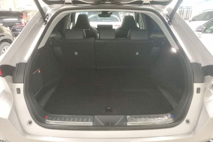 Used Toyota Venza 2022 2.0L CVT Two-Wheel Drive Prestige Edition Trunk
