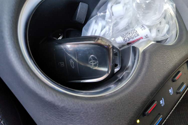 Used Toyota Venza 2022 2.0L CVT Two-Wheel Drive Prestige Edition Vehicle Key