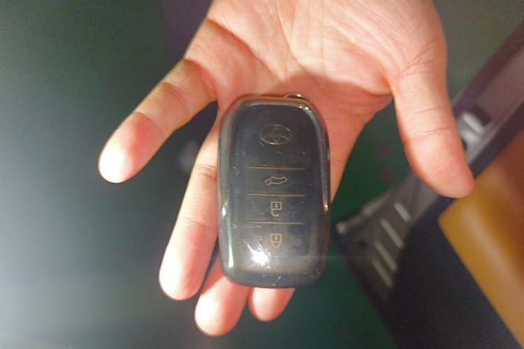Used Toyota Venza 2022 2.0L CVT Two-Wheel Drive Prestige Edition Vehicle Key